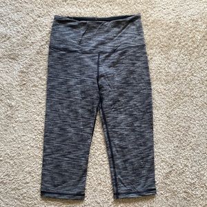 Cropped pants, high rise, sports leggings small